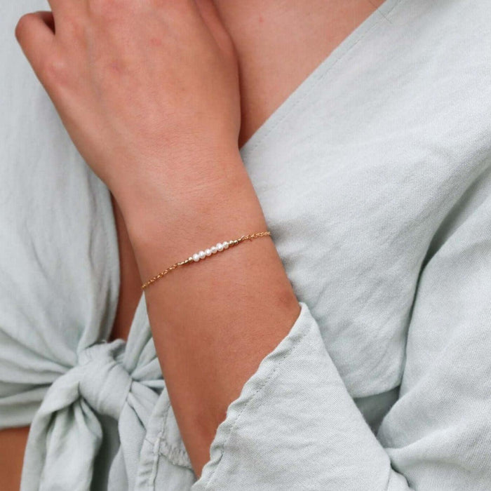 Sparkling White Freshwater Pearl Gemstone Faceted Bead Bar Bracelet - Sparkling White Freshwater Pearl Gemstone Faceted Bead Bar Bracelet - 14k Gold Fill - Luna Tide Handmade Crystal Jewellery